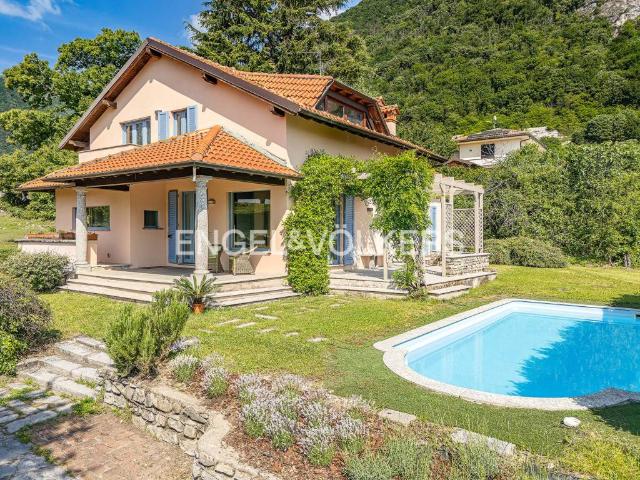 Villa singola in vendita a Caslino d'Erba via Ca' Piria