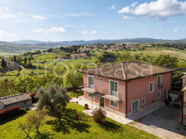 Villa singola in vendita a Casole d'Elsa via Roma