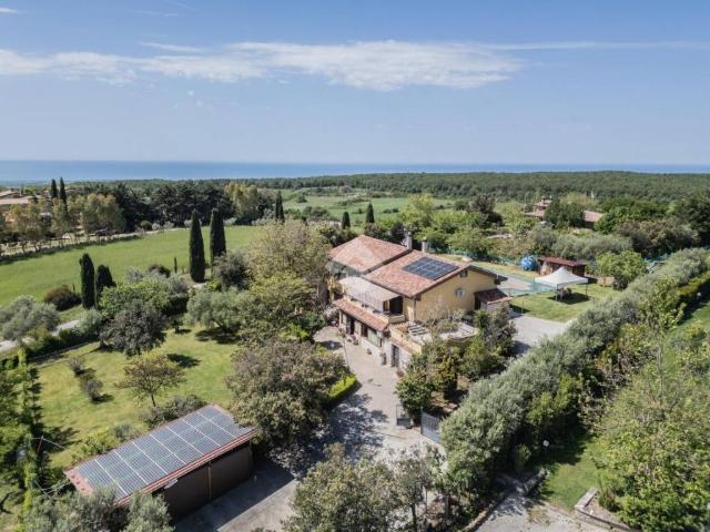 Villa singola in vendita a Cerveteri via Orti della Paola, 22