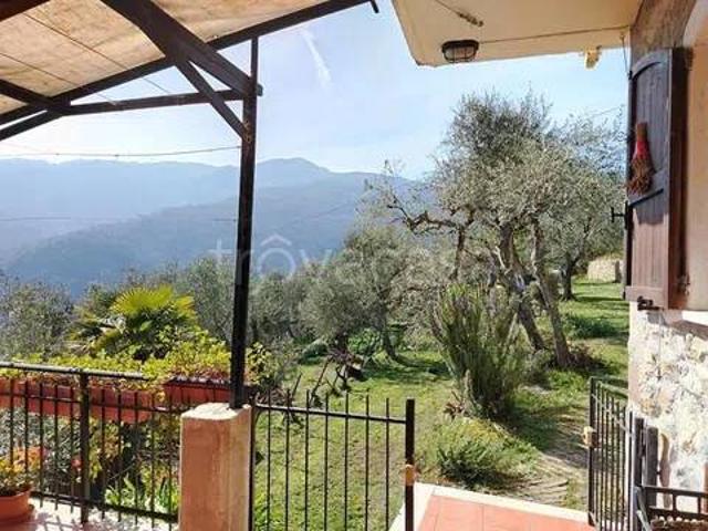 Villa singola in vendita a Ceriana strada Buscardu, 3