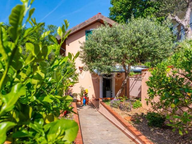 Villa singola in vendita a Ceriale via Sole e Mare, 37