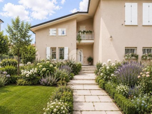 Villa singola in vendita a Cesenatico via Santarelli, 5