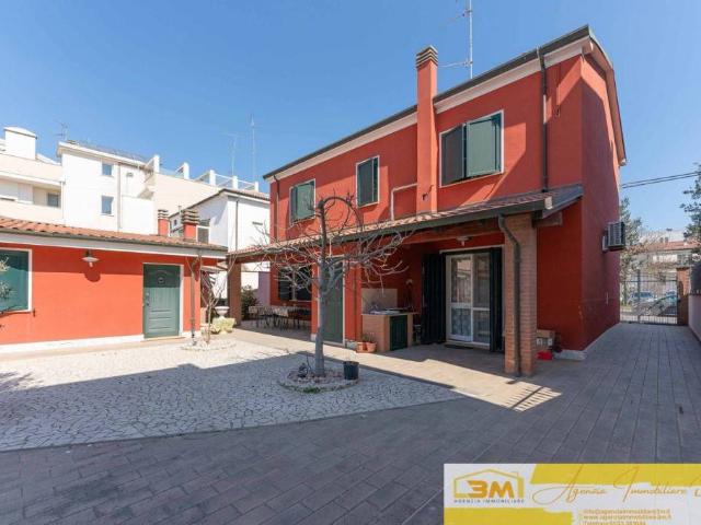 Villa singola in vendita a Comacchio viale Ugo Bassi, Porto Garibaldi