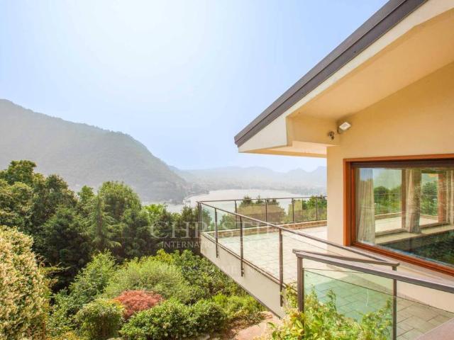 Villa singola in vendita a Como via per Cernobbio, Tavernola