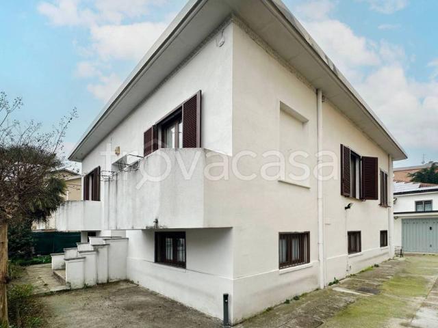 Villa singola in vendita a Corsico via Piave, 16