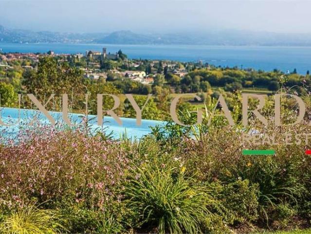 Villa singola in vendita a Desenzano del Garda, Desenzano del Garda