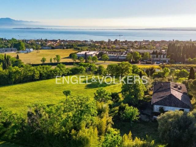 Villa singola in vendita a Desenzano del Garda, Desenzano del Garda