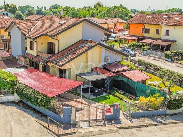 Villa singola in vendita a Due Carrare via f. Petrarca, 29, Cornegliana