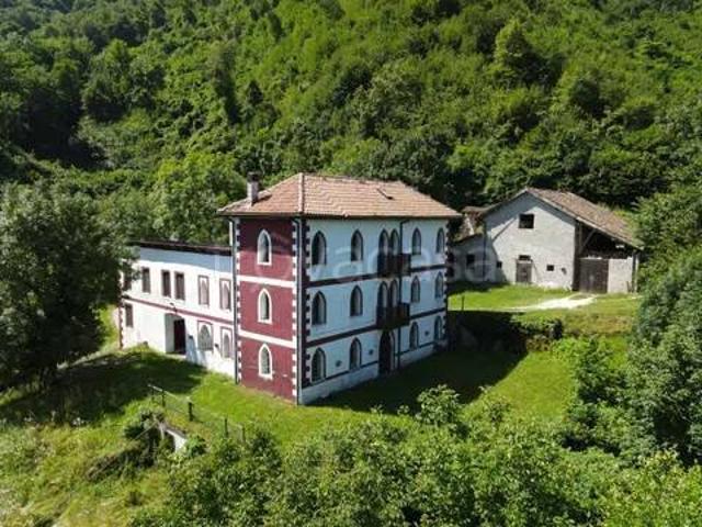 Villa singola in vendita a Feltre via Vallarghe, 20