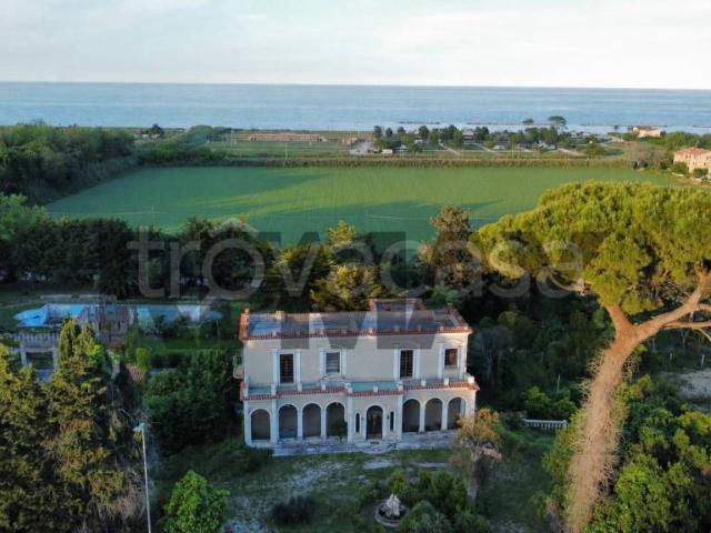 Villa singola in vendita a Fermo