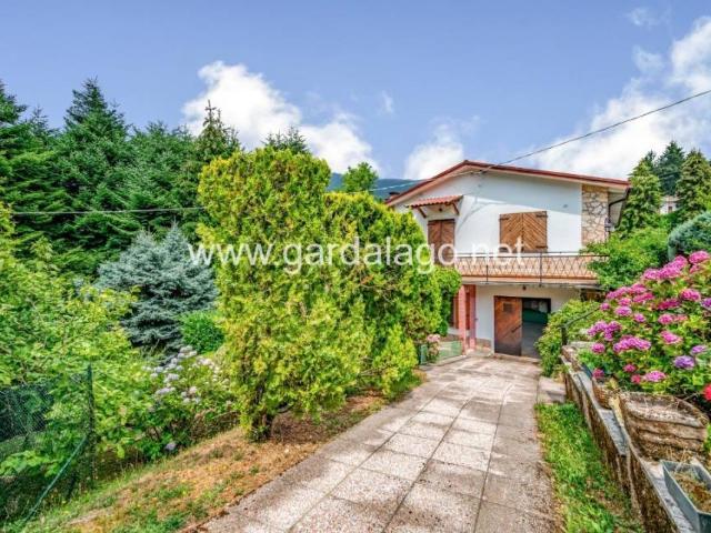 Villa singola in vendita a Ferrara di Monte Baldo