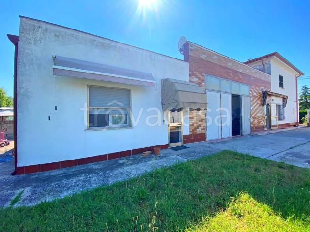 Villa singola in vendita a Ferrara via Copparo, 303, Baura Correggio