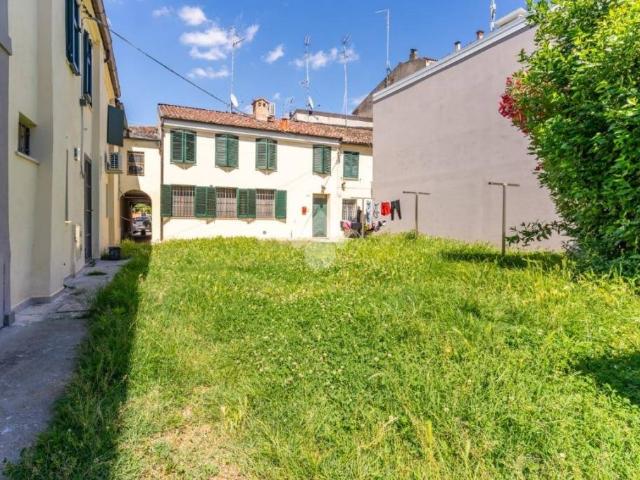 Villa singola in vendita a Ferrara via Otello Putinati, 108, Ippodromo