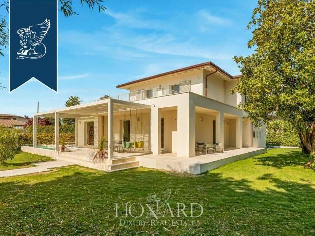Villa singola in vendita a Forte dei Marmi