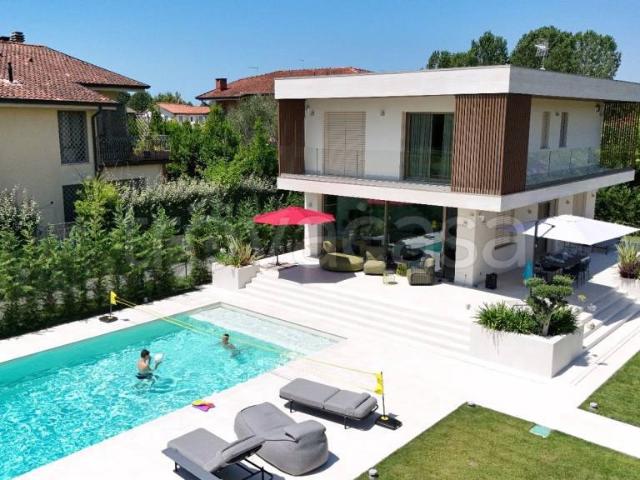 Villa singola in vendita a Forte dei Marmi via dell'Acqua, 130