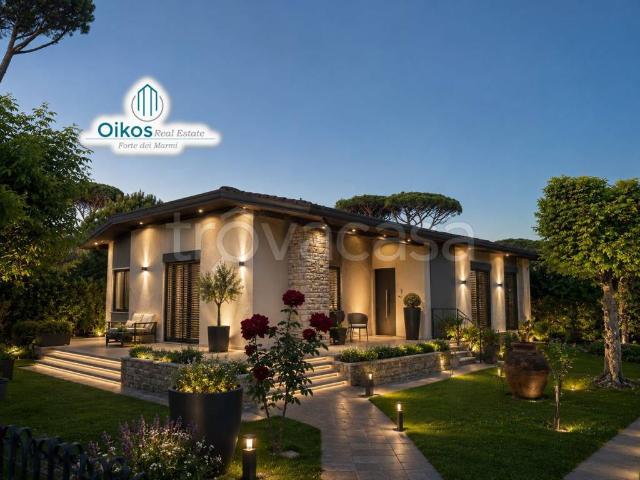 Villa singola in vendita a Forte dei Marmi via Giovanni Agnelli, 100
