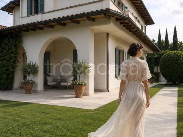 Villa singola in vendita a Forte dei Marmi via Trento, 27