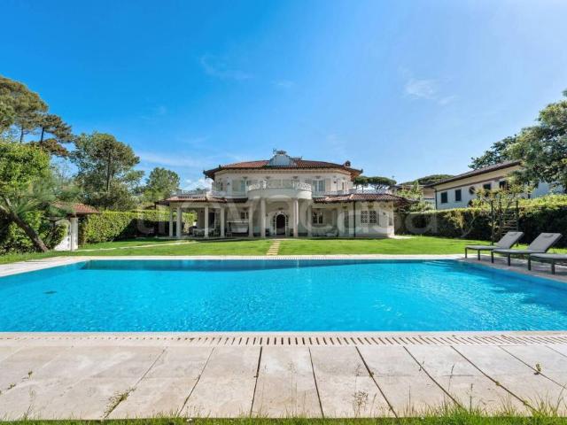 Villa singola in vendita a Forte dei Marmi viale Italico, 71