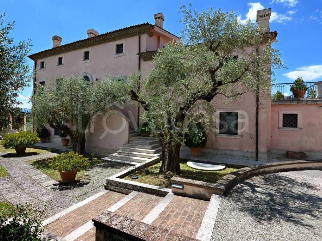 Villa singola in vendita a Frosinone