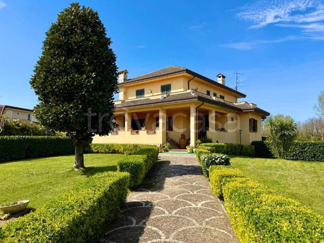 Villa singola in vendita a Frosinone via Casilina Nord, 201
