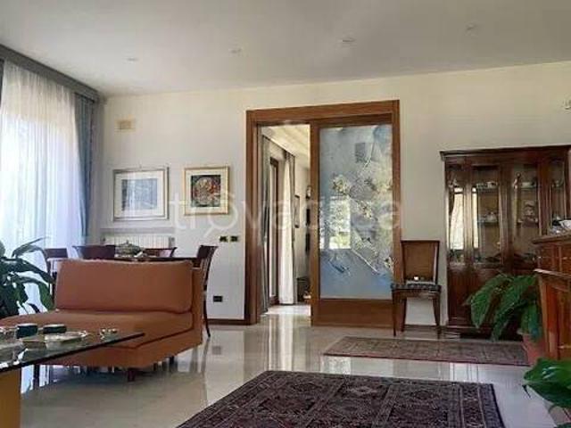 Villa singola in vendita a Frosinone via Degli Ulivi