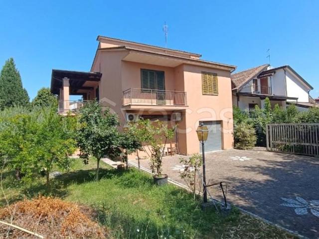 Villa singola in vendita a Frosinone via Vado del Tufo, 110D