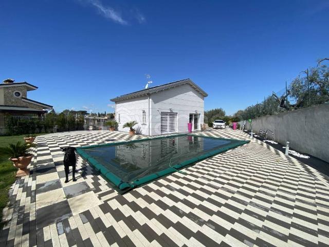 Villa singola in vendita a Frascati via Achille Giammarioli