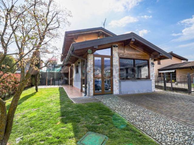 Villa a schiera in vendita a Gavirate