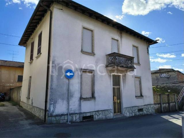Villa singola in vendita a Gavirate