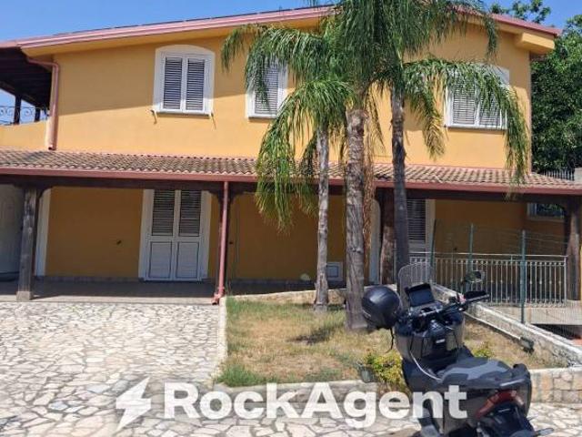 Villa singola in vendita a Gioiosa Ionica