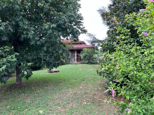 Villa singola in vendita a Guastalla, San Girolamo