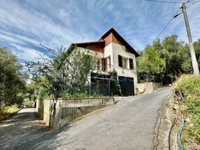 Villa bifamiliare in vendita a Imperia via don orengo, 17