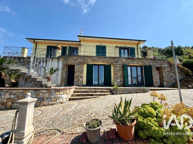 Villa singola in vendita a Imperia via Giovanni Strato, 21, Porto Maurizio