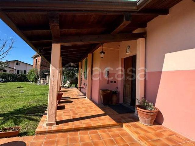 Villa singola in vendita a Isola, Luni