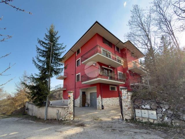 Villa singola in vendita a L'Aquila via Rotonna, Collebrincioni Assergi