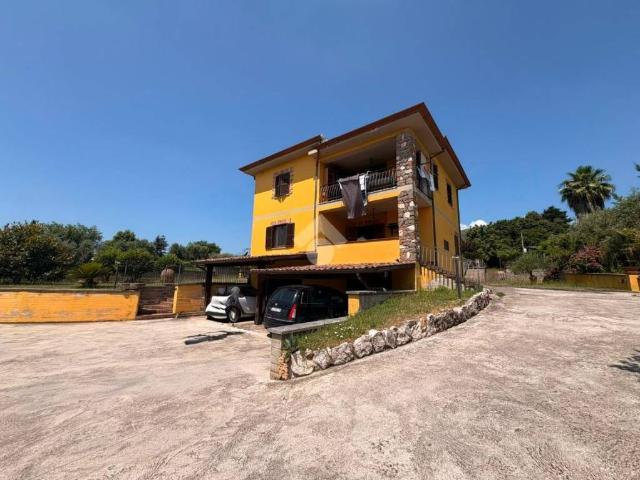 Villa singola in vendita a Lariano via Enrico Fermi, 13