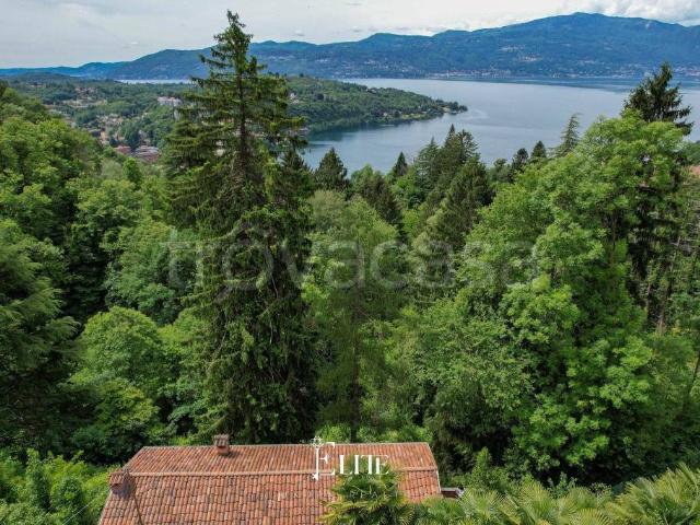 Villa singola in vendita a Laveno Mombello, Laveno