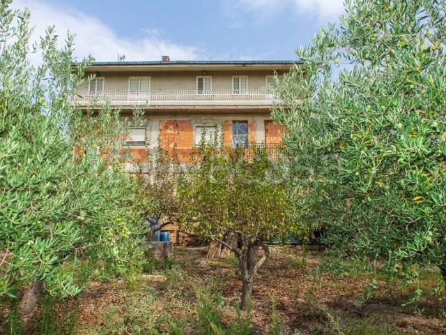 Villa singola in vendita a Leonforte