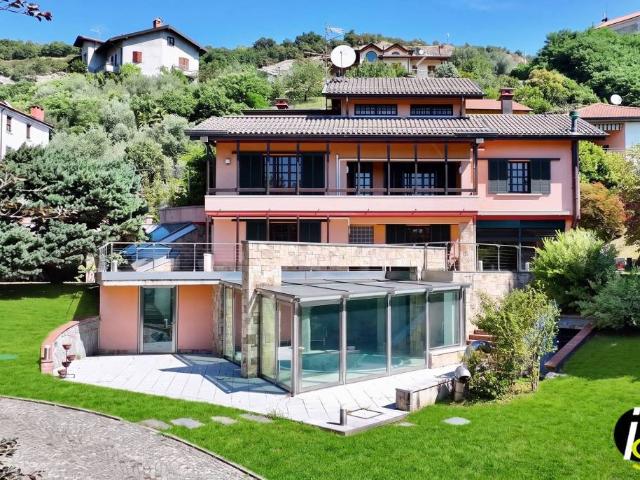Villa singola in vendita a Leggiuno