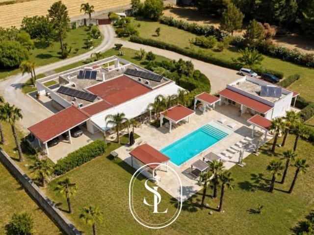 Villa singola in vendita a Lecce via Vecchia Copertino, Rudiae Casermette