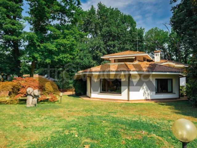 Villa singola in vendita a Lesmo via Lambro, 52