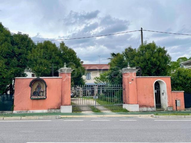 Villa singola in vendita a Ligugnana, San Vito al Tagliamento