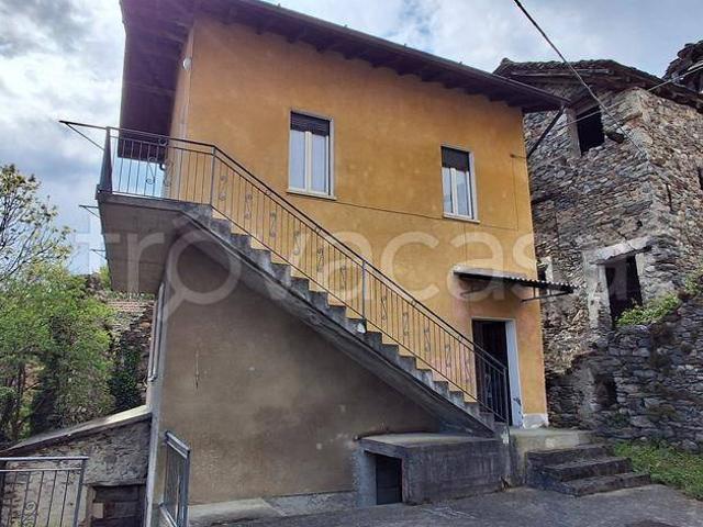 Villa singola in vendita a Livo via Fossato