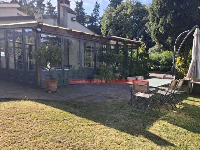 Villa singola in vendita a Livorno via del Poggio, 67/bis, Montenero