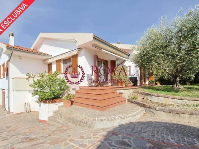 Villa singola in vendita a Livorno via Del Pino, Montenero Basso Montenero Alto