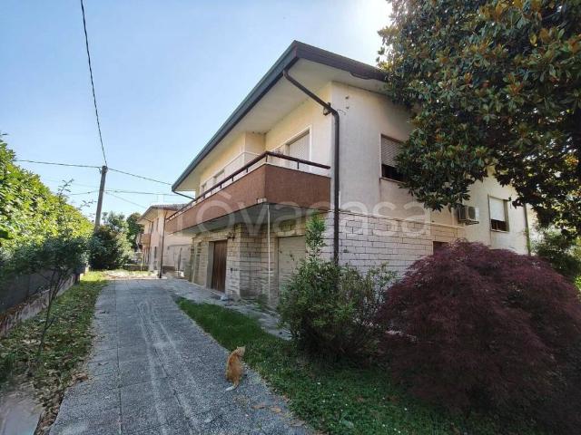 Villa singola in vendita a Loreo via Giacomo Puccini