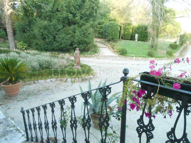 Villa singola in vendita a Lucca via Francesco Ferraris, Sant'Anna