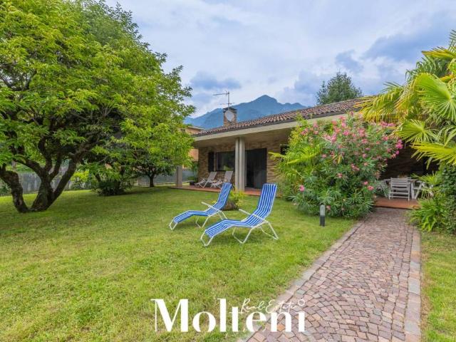 Villa singola in vendita a Mandello del Lario via Lungo Lario, 50