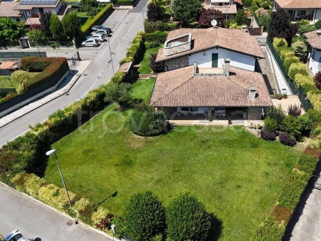 Villa singola in vendita a Manerbio