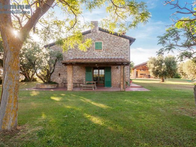 Villa singola in vendita a Magliano in Toscana